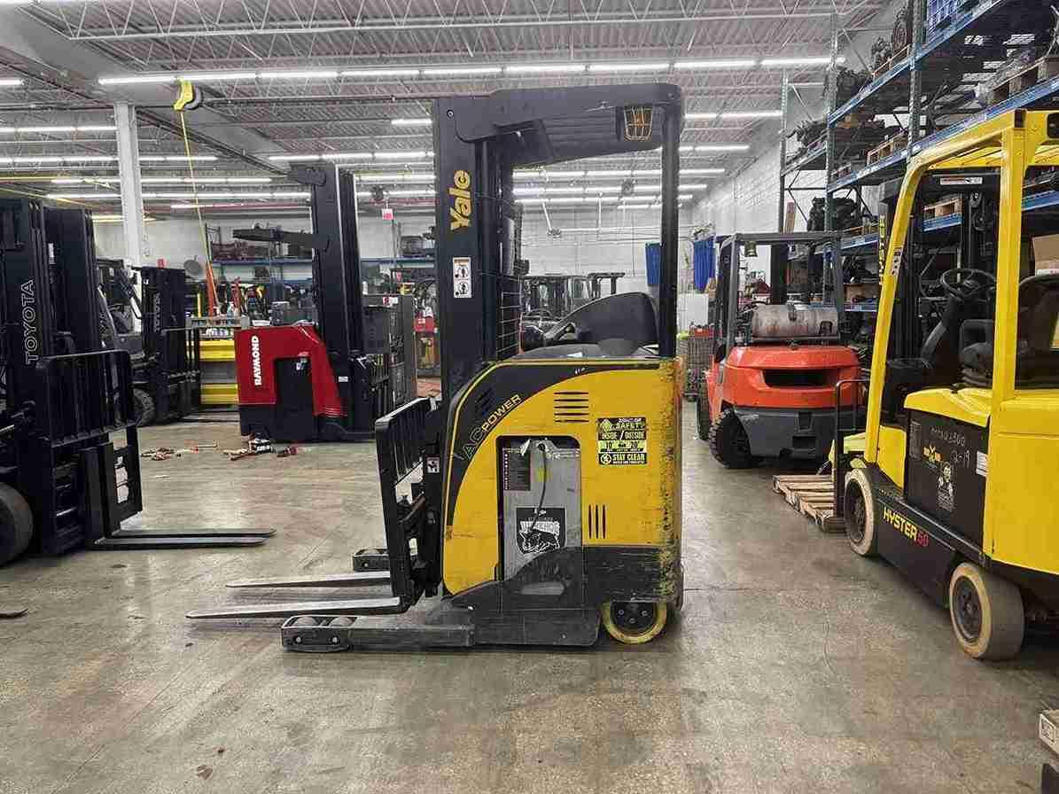 2017 Yale NR040