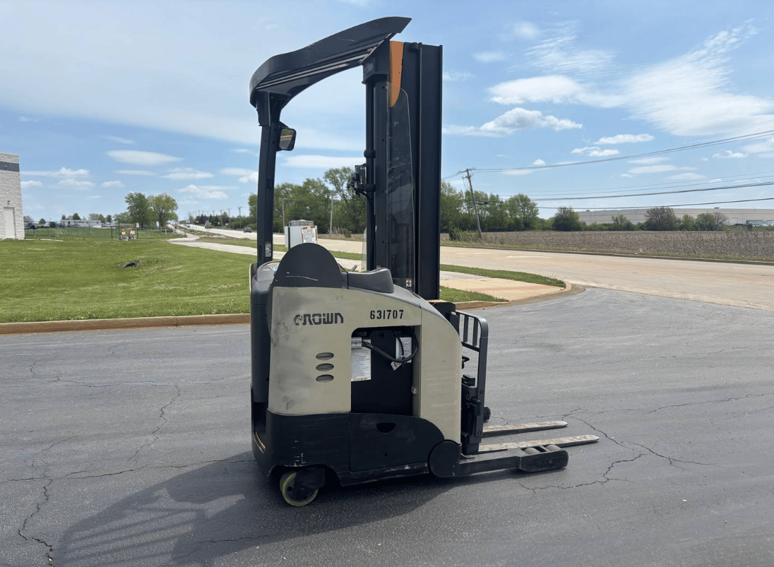 2017 Crown RM6025-45